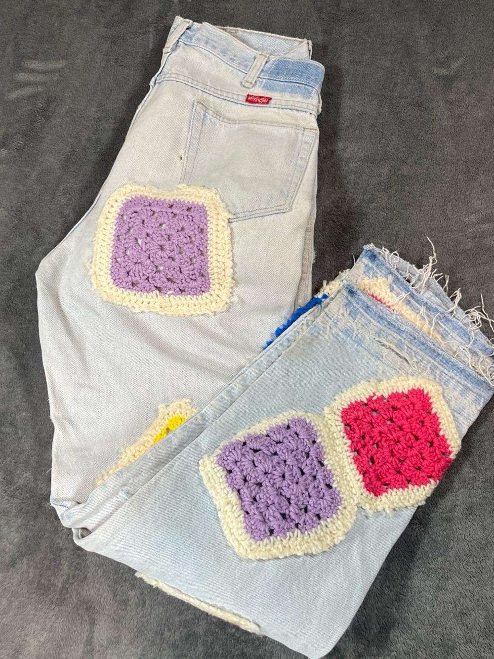 Wrangler Handcrafted Crochet Patch Light Wash Men's Jeans - Multicolor - Picture 3 of 3